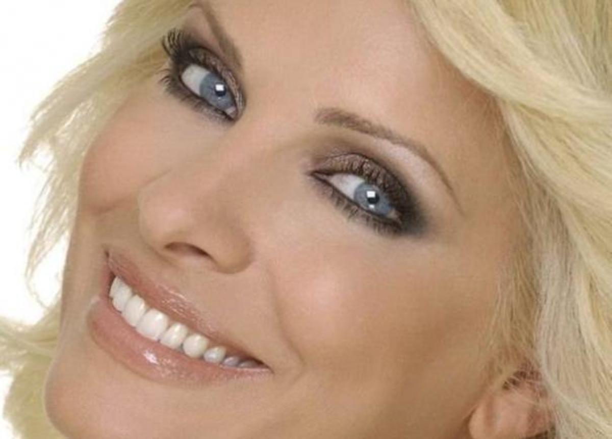 Ετοιμάζει τρέιλερ-ΑΠΑΝΤΗΣΗ η Μενεγάκη!