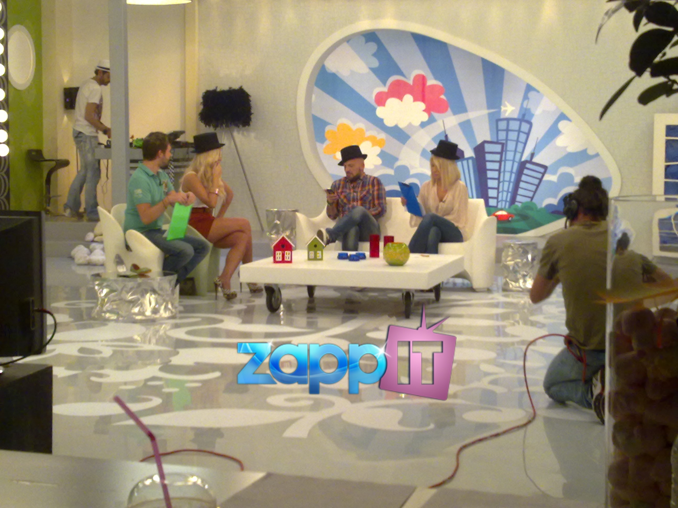 Το zappIT ΑΠΟΚΛΕΙΣΤΙΚΑ στην πρεμιέρα του ” Δέστε τους!”