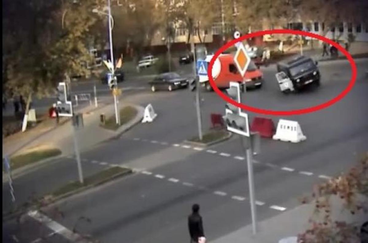 Ένα απίστευτο τρακάρισμα!