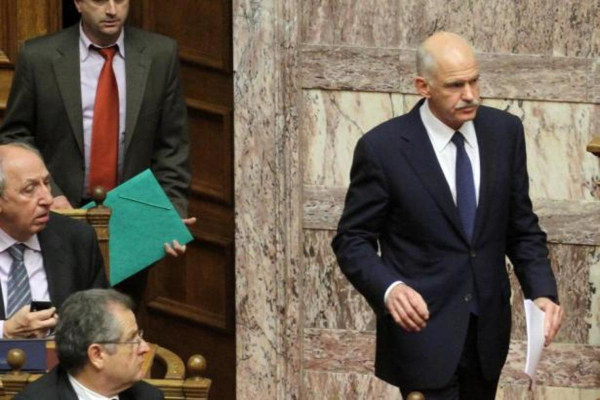 Η… καταραμένη γραβάτα του πρωθυπουργού – Δείτε το βίντεο!