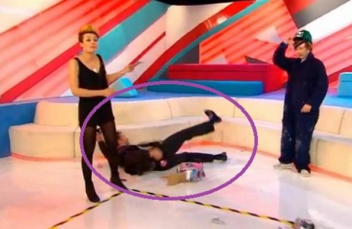 Γλίστρησε σε show ο Hugh Jackman!