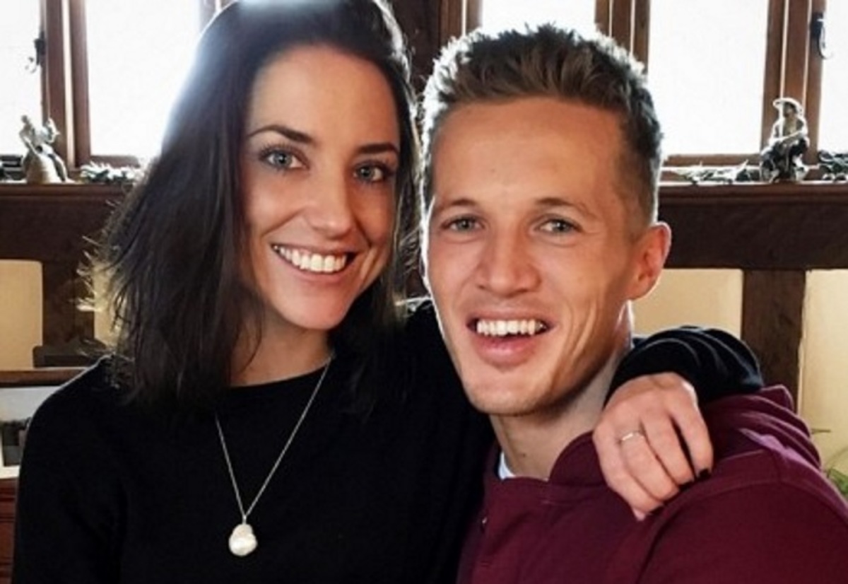 Η σπαρακτική ιστορία πίσω από τα λαμπερά χαμόγελα της Emmy και του Jake