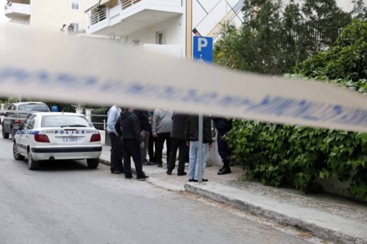 Τρόμος για πασίγνωστο επιχειρηματία της Γλυφάδας! Ληστές μπήκαν στο σπίτι του, πήραν τη γυναίκα του και την οδήγησαν στο μαγαζί για τους δώσει χρήματα