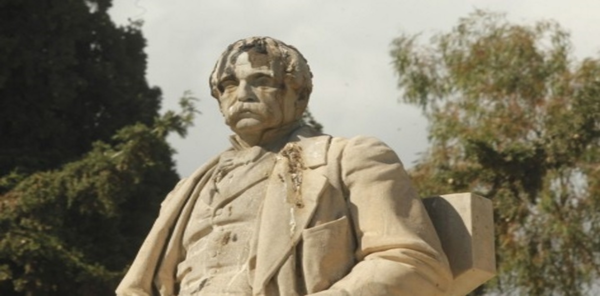 Βεβήλωσαν τον τάφο του Γεωργίου Αβέρωφ!