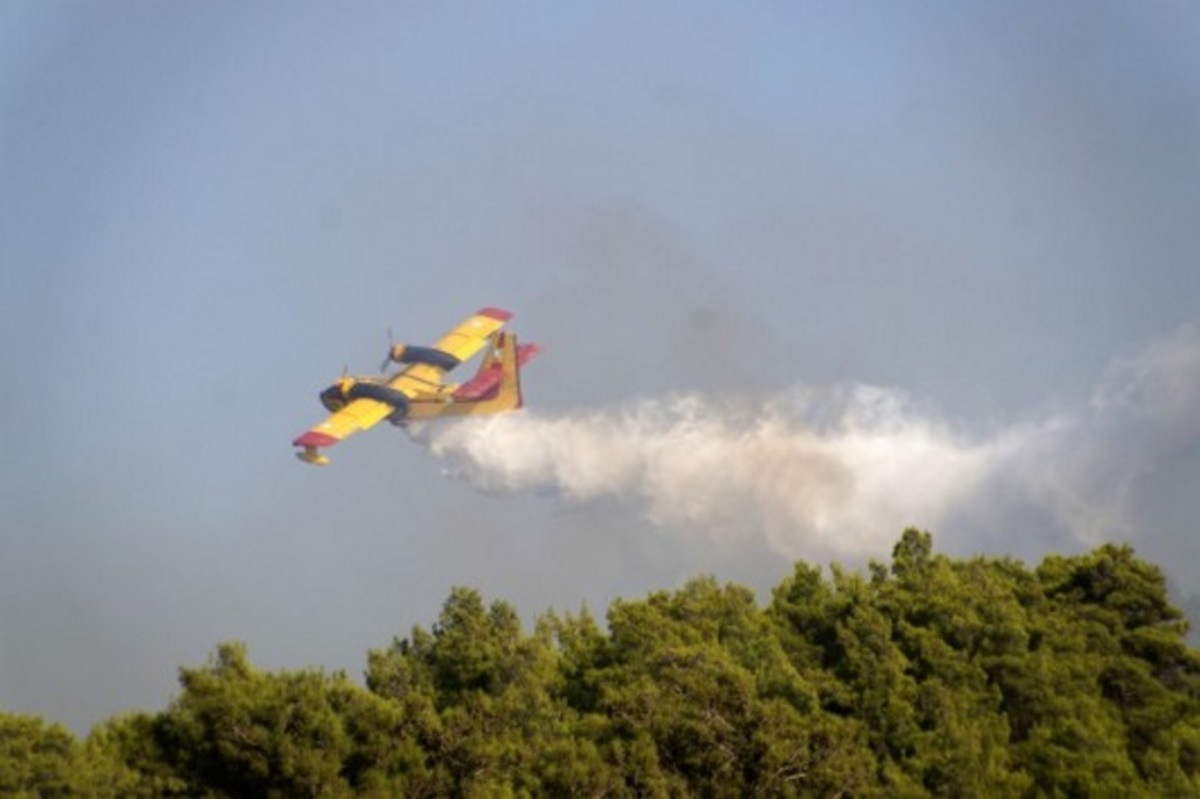 Αναγκαστική προσγείωση καναντέρ στα Δερβενοχώρια – Σώοι οι πιλότοι