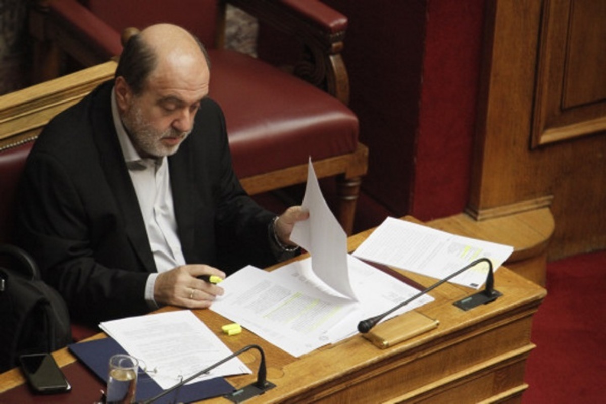Έδωσαν… μαϊμού απόδειξη στον Τρύφωνα Αλεξιάδη! “Δεν ντρέπεσαι”;