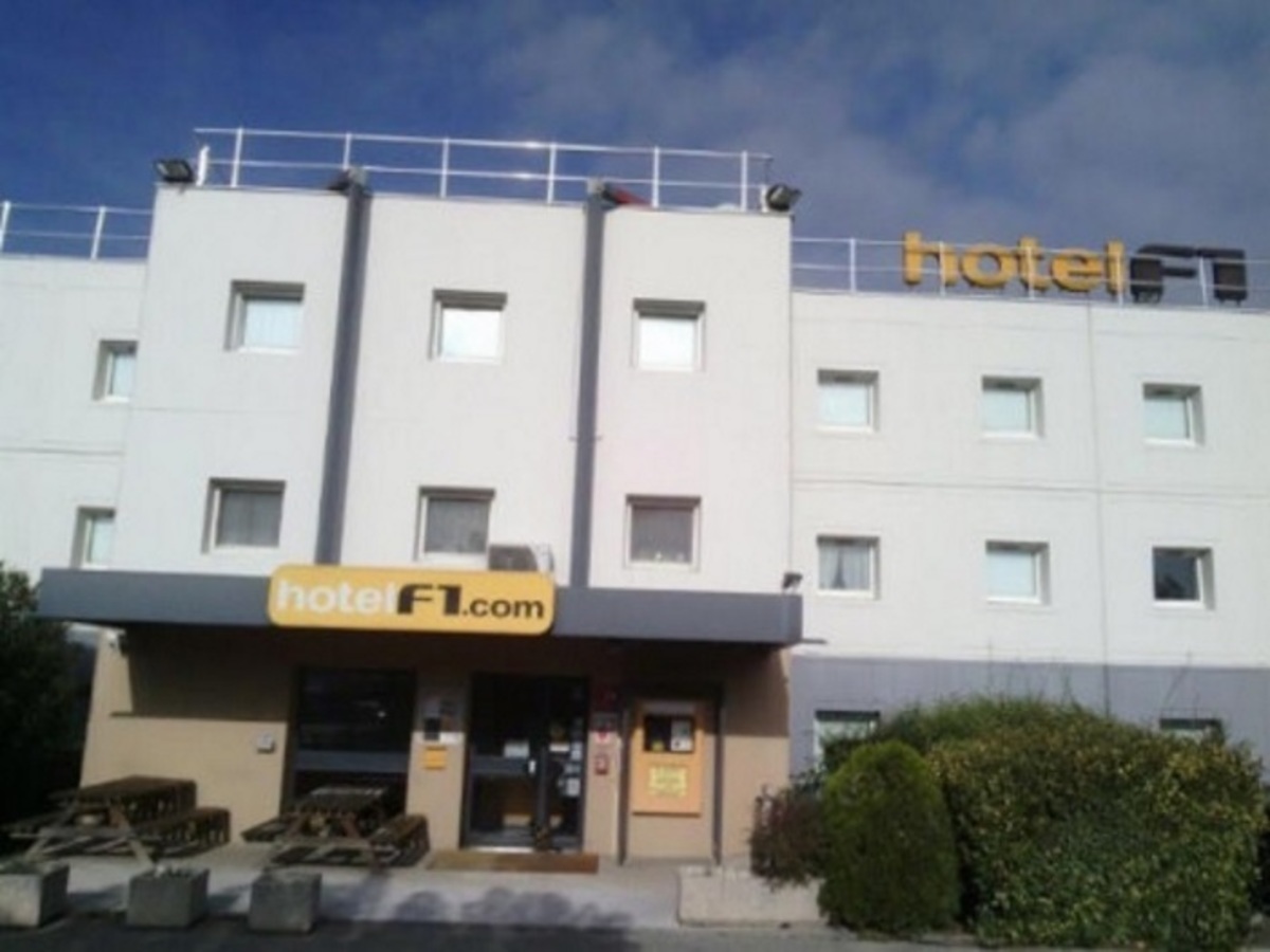 Νέος συναγερμός στη Γαλλία! Εισβολή ενόπλου σε ξενοδοχείο στη Μπολέν