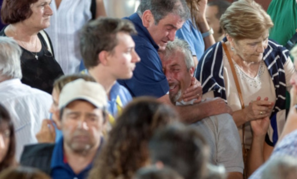 Κλαίει όλη η Ιταλία – Κατευόδιο σ’ εκείνους που χάθηκαν στα ερείπια