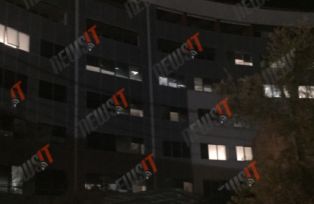 Τηλεοπτικές άδειες: Τι απαντά η κυβέρνηση στη φημολογία που οργιάζει για τα 4 κανάλια – “Κλειδωμένες” οι δύο πρώτες άδειες