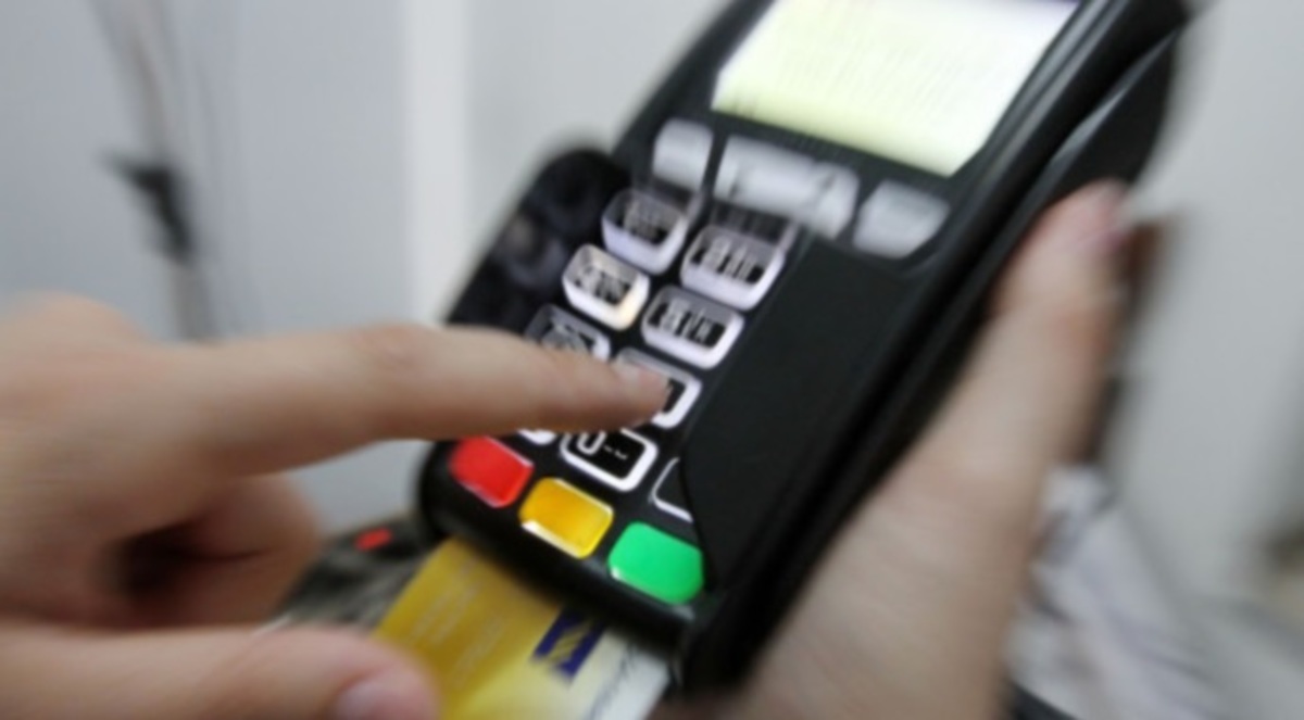 Η εφορία με τα δώρα! Πληρώνεις με κάρτα; Μπαίνεις στην κλήρωση για σπίτι και αυτοκίνητα!