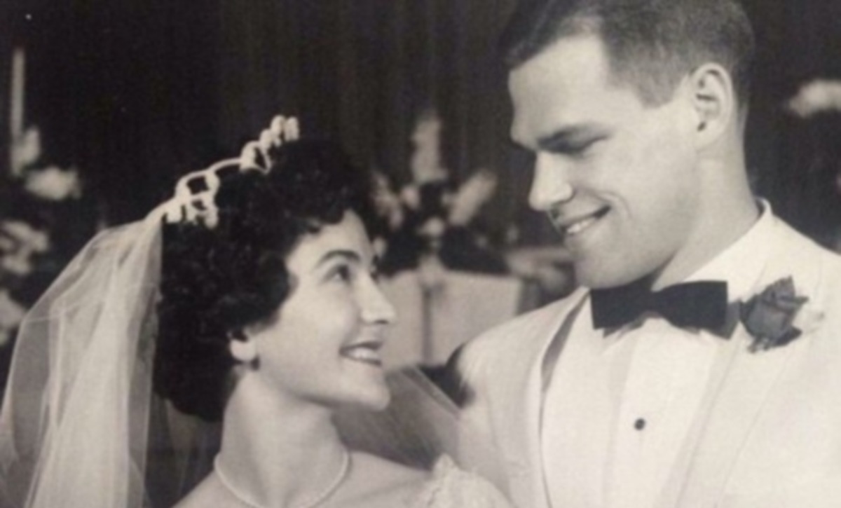 Πήρε φωτιά το ίντερνετ! Η γαμήλια φωτογραφία του 1961 και ο Matt Damon!