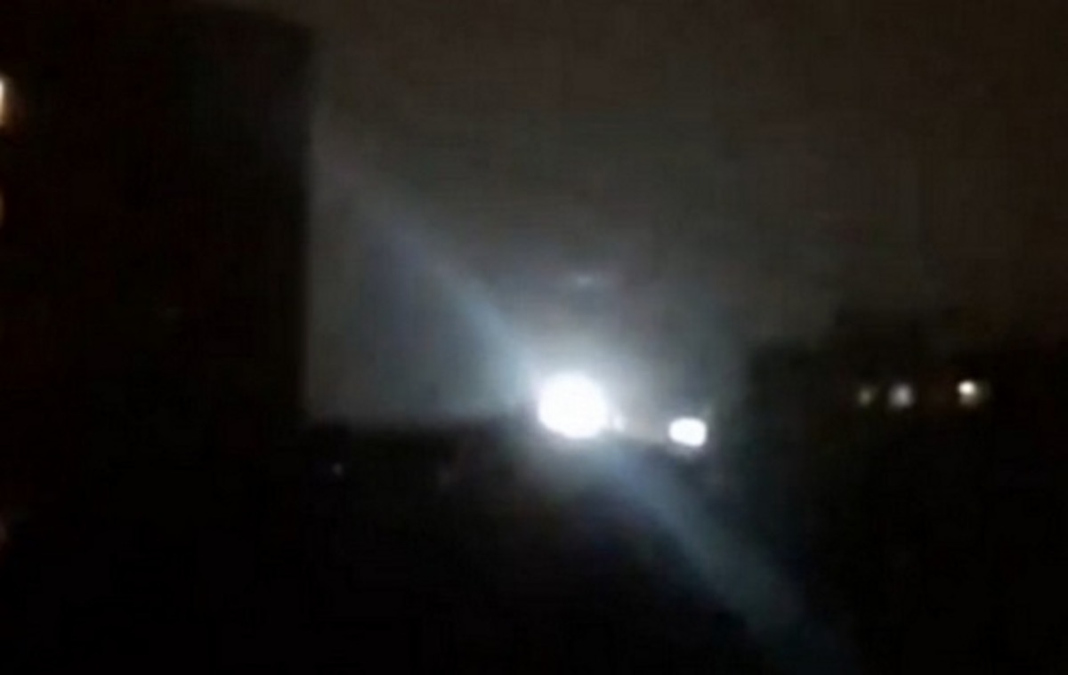 Χαμός στη Ρωσία! UFO πάνω από πολυκατοικία [vid]