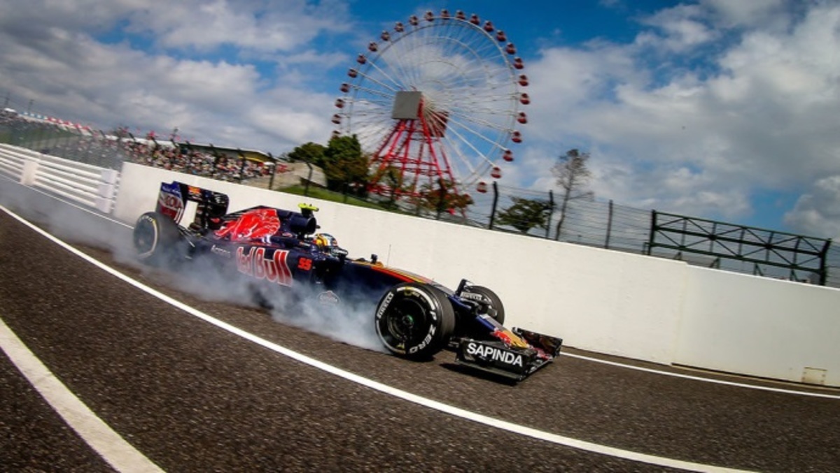 epa05573904 Spanish Formula One driver Carlos Sainz Jr. of Scuderia Toro Rosso in action during the first practice session for the Japanese Formula One Grand Prix at the Suzuka Circuit in Suzuka, central Japan, 07 October 2016. The 2016 Japanese Formula One Grand Prix will take place on 09 October.  EPA