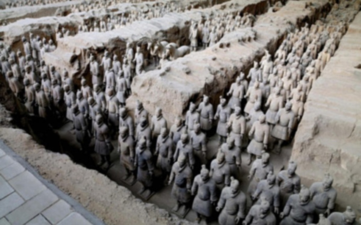 Συγκλονιστική αρχαιολογική ανακάλυψη! Τον Πήλινο Στρατό του Πρώτου Αυτοκράτορα της Κίνας τον έφτιαξαν αρχαίοι Έλληνες!
