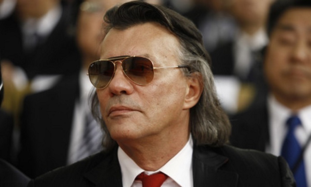 Χαμός με τον Ηλία Ψινάκη στις τουαλέτες