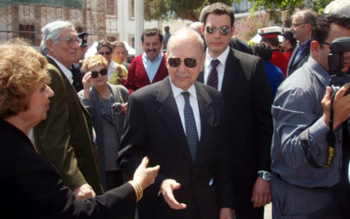 Αγωνία για τον Κωστή Στεφανόπουλο: Επιδεινώνεται η κατάστασή του