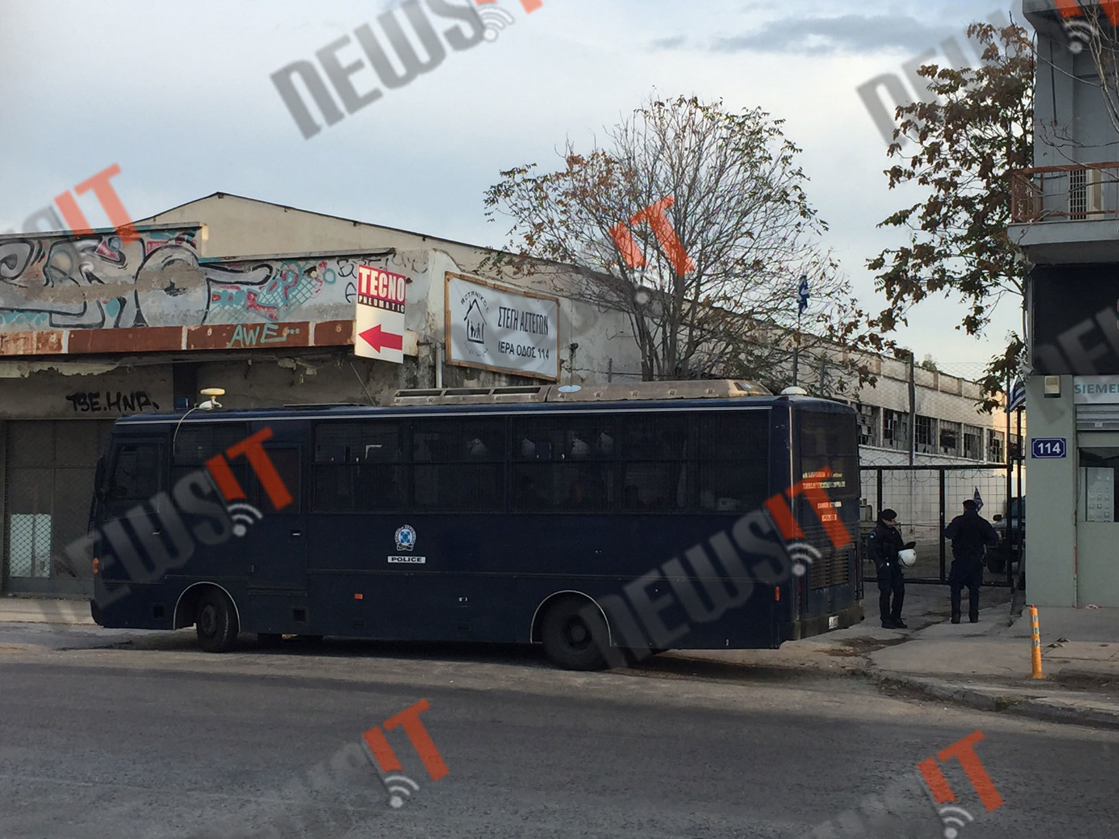 Επιχείρηση των ΜΑΤ στον Βοτανικό – Άδειασε ο χώρος όπου θα κατασκευαστεί το τζαμί