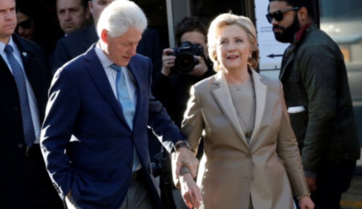 Εκλογές ΗΠΑ 2016: Η φωτογραφία του ζεύγους Κλίντον που θα συζητηθεί!