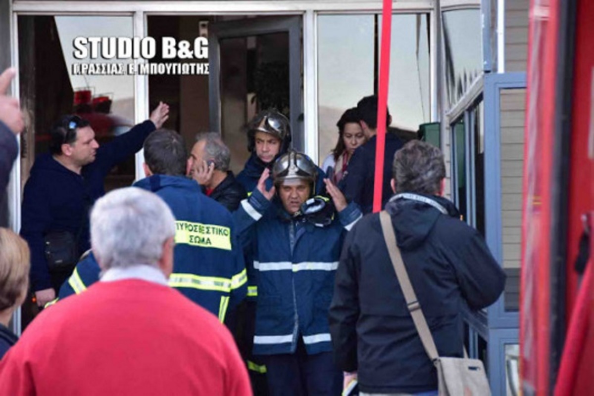 Φωτιά και εκρήξεις σε εστιατόριο του Ναυπλίου [pics,vid]