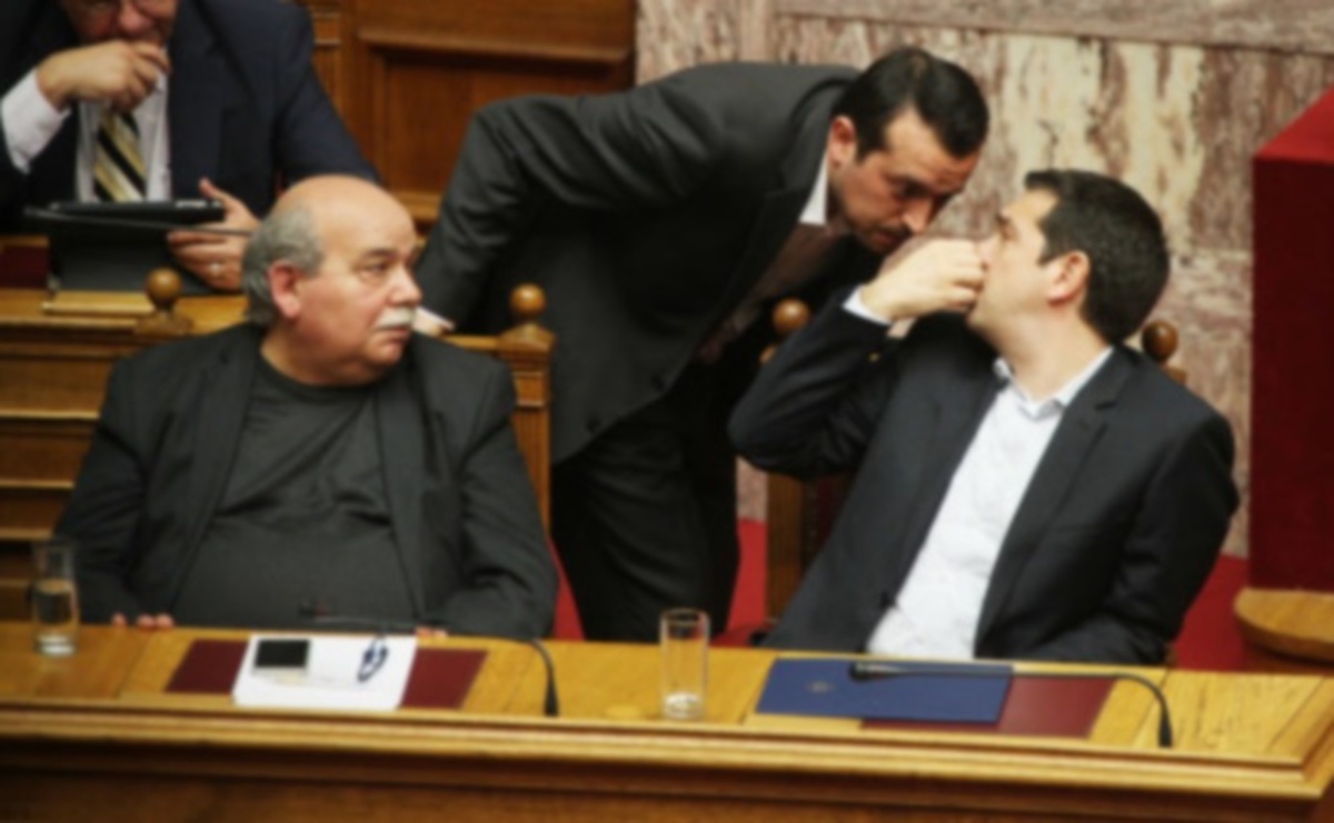 Και τρίτη υποχώρηση από την κυβέρνηση μετά το ναυάγιο για το ΕΣΡ