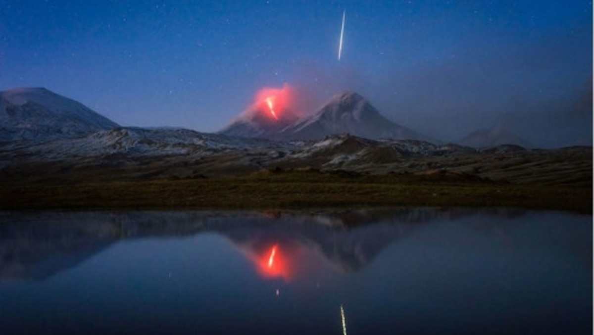 Volcano Magic: Η συγκλονιστική φωτογραφία που σαρώνει το ίντερνετ!