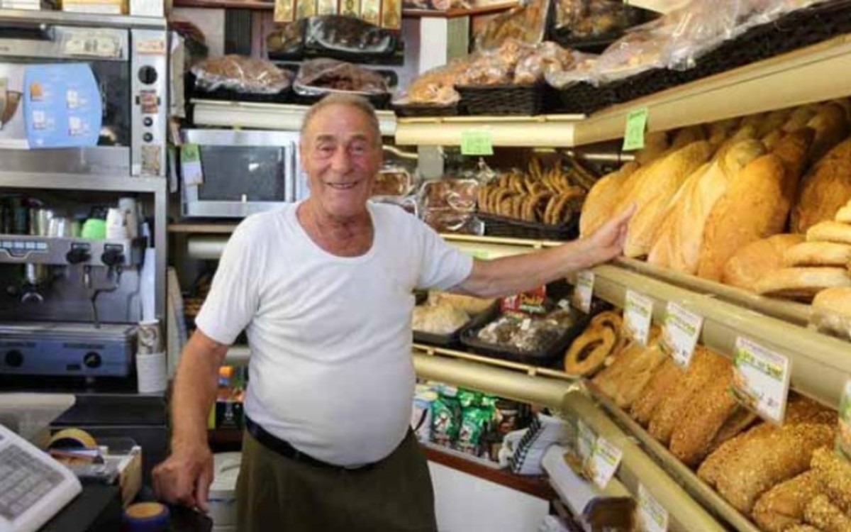 Αυτός είναι ο φούρναρης που θέτει υποψηφιότητα για το βραβείο πολιτών [pics]