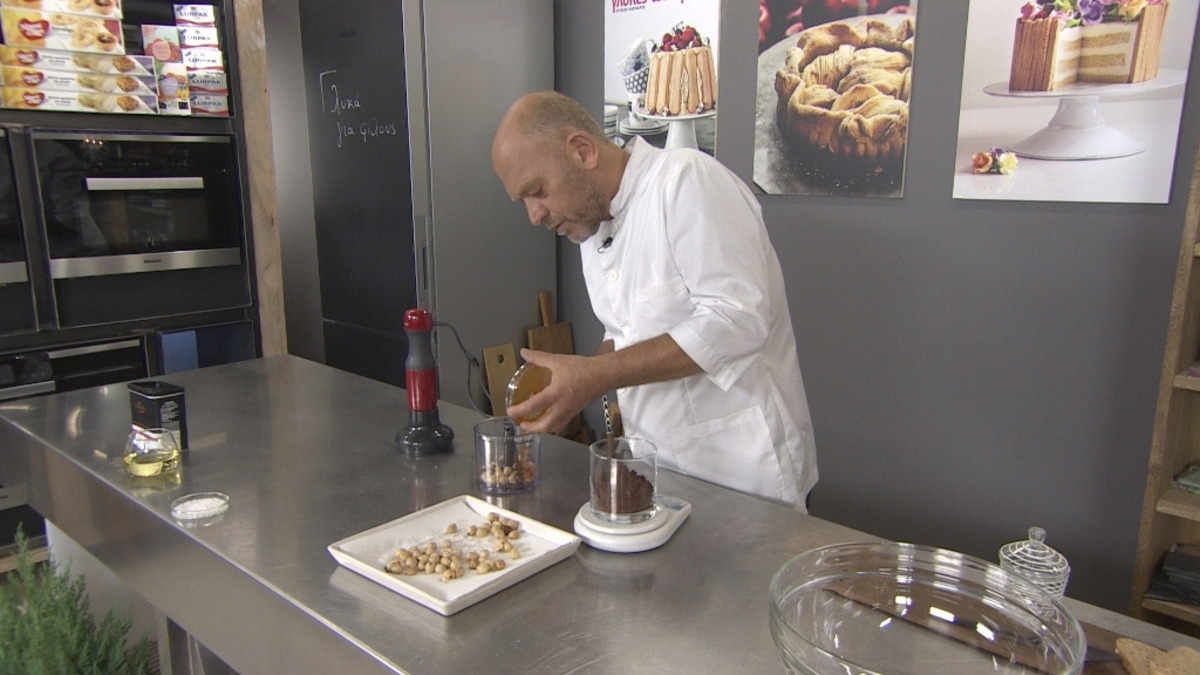 Γλυκές Αλχημείες: Τσίζκεϊκ με φύλλο κανταΐφι και φλογέρες μπακλαβά με φύλλο κρούστας