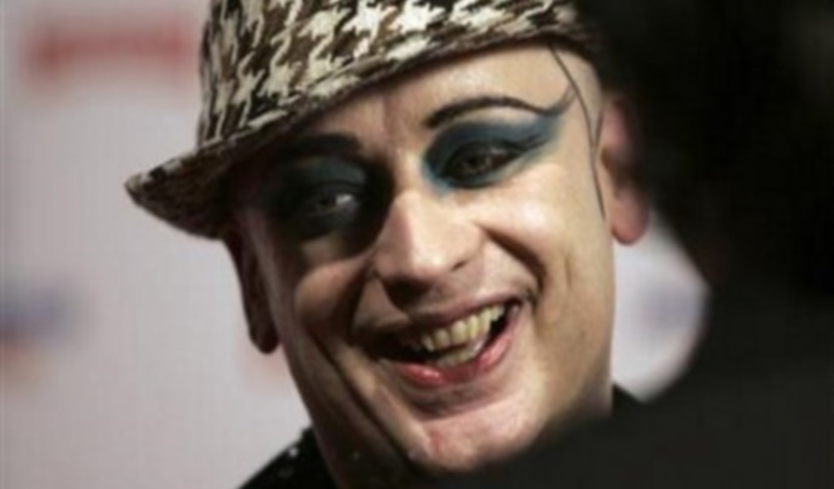 “Πέθανε ο Boy George…”! Απίστευτη γκάφα ηθοποιού για τον θάνατο του George Michael!