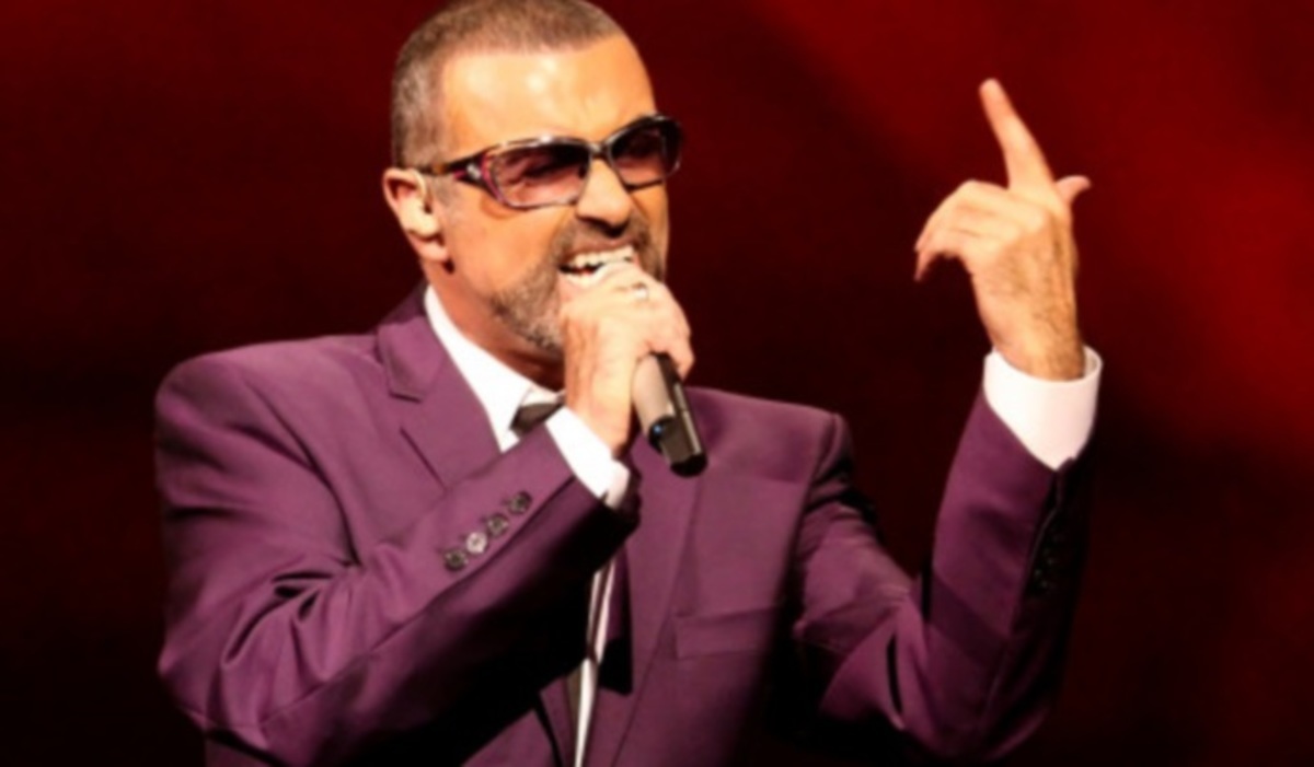 Πέθανε ο George Michael!
