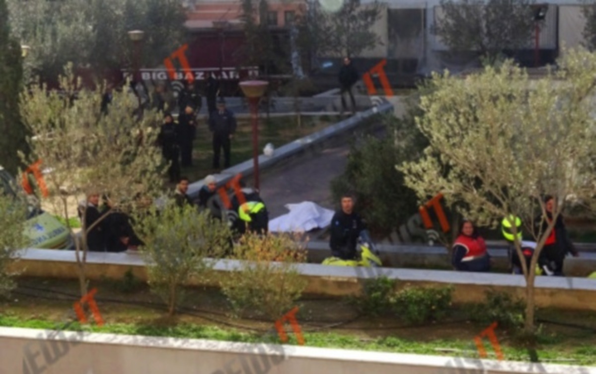 Ανταλλαγή πυροβολισμών στην Ομόνοια! Αυτοκτόνησε ο δράστης, τραυματίστηκε αστυνομικός