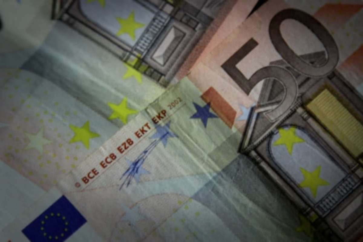 Μείωση μισθών και συντάξεων – Το πακέτο για να κλείσει η διαπραγμάτευση