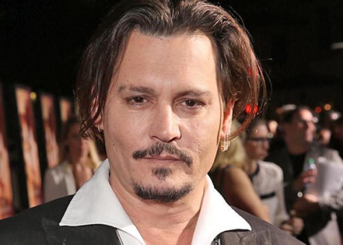 Ο Johnny Depp χρεοκοπεί! – Ξοδεύει 700.000 δολάρια το μήνα για κρασί!