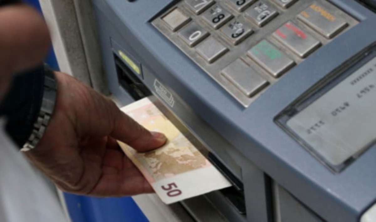 Προσοχή! Αδειάζουν λογαριασμούς και πιστωτικές κάρτες