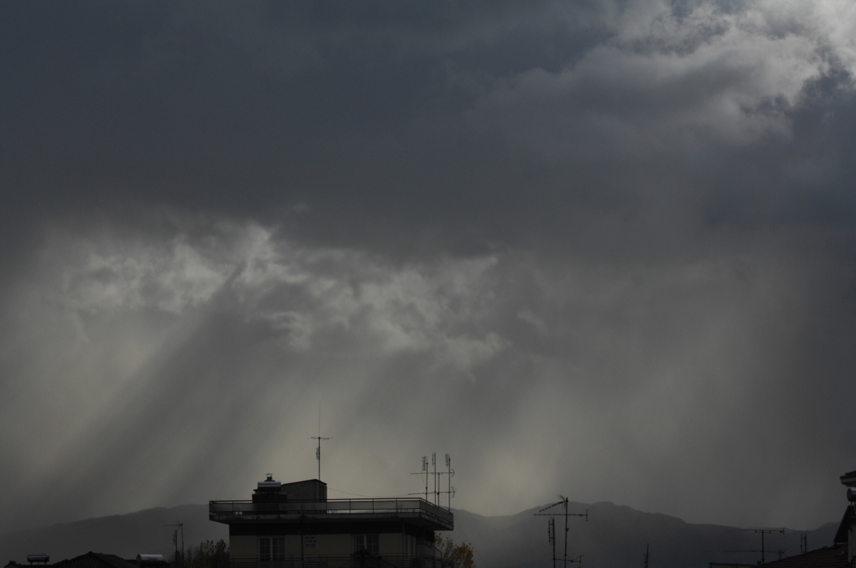 Καιρός: Βροχές και βοριάδες