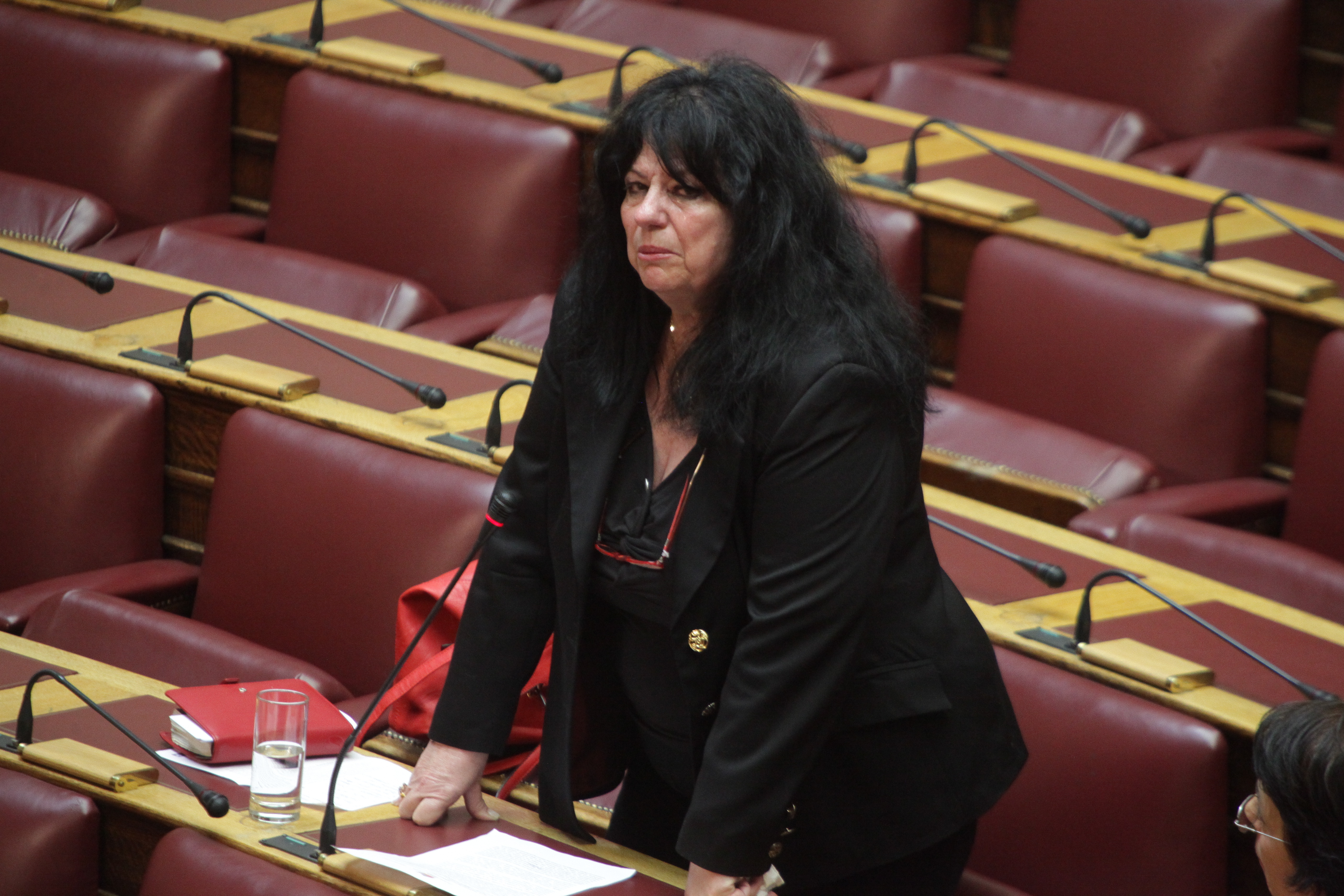 Πλημμύρισε δάκρυα η Βουλή για τον Λουκιανό Κηλαηδόνη – Σπάραξε η Άννα Βαγενά
