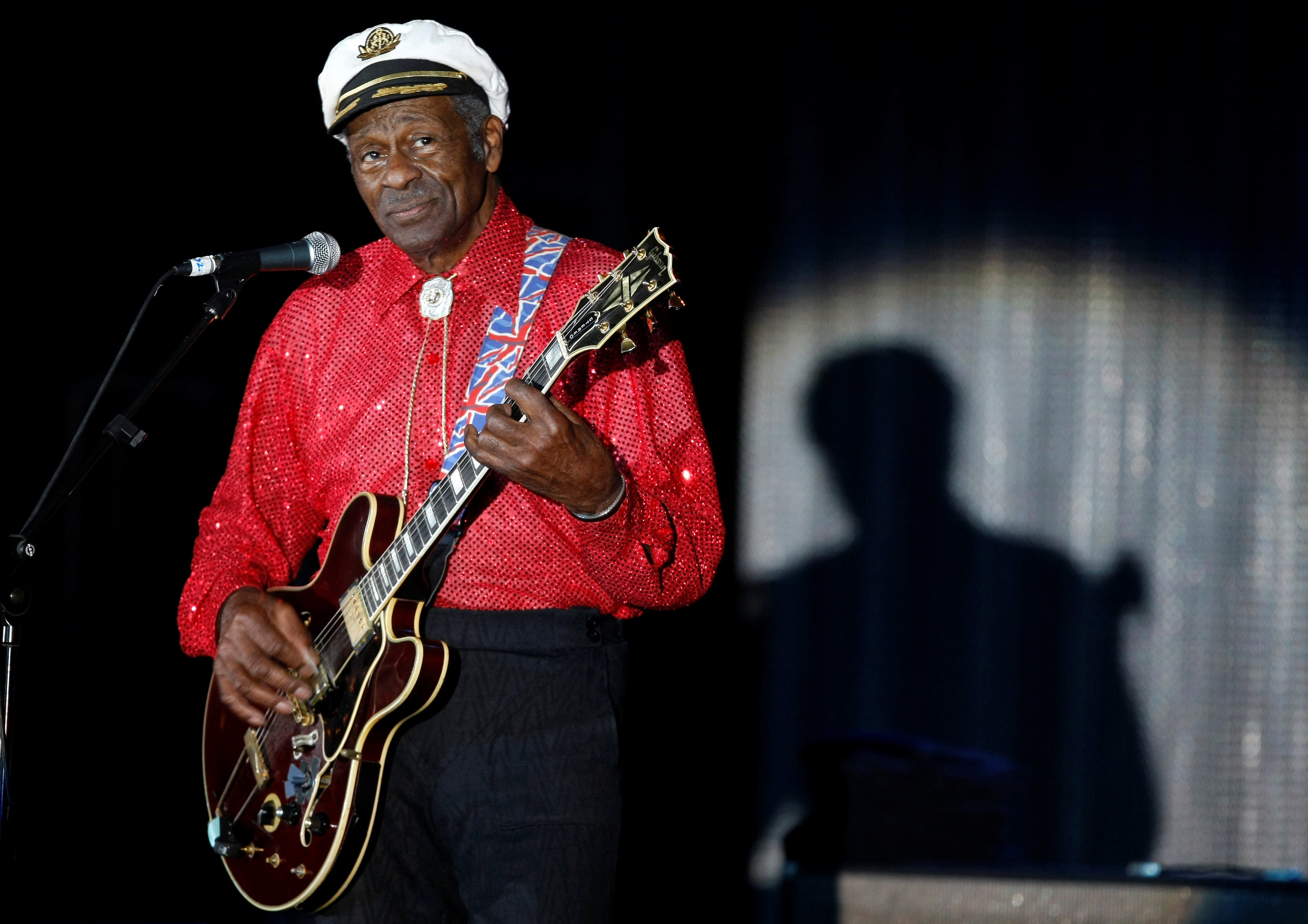 Πέθανε ο Chuck Berry! Ο “πατέρας” της ροκ εν ρολ που την έπλασε και άλλαξε την ιστορία της