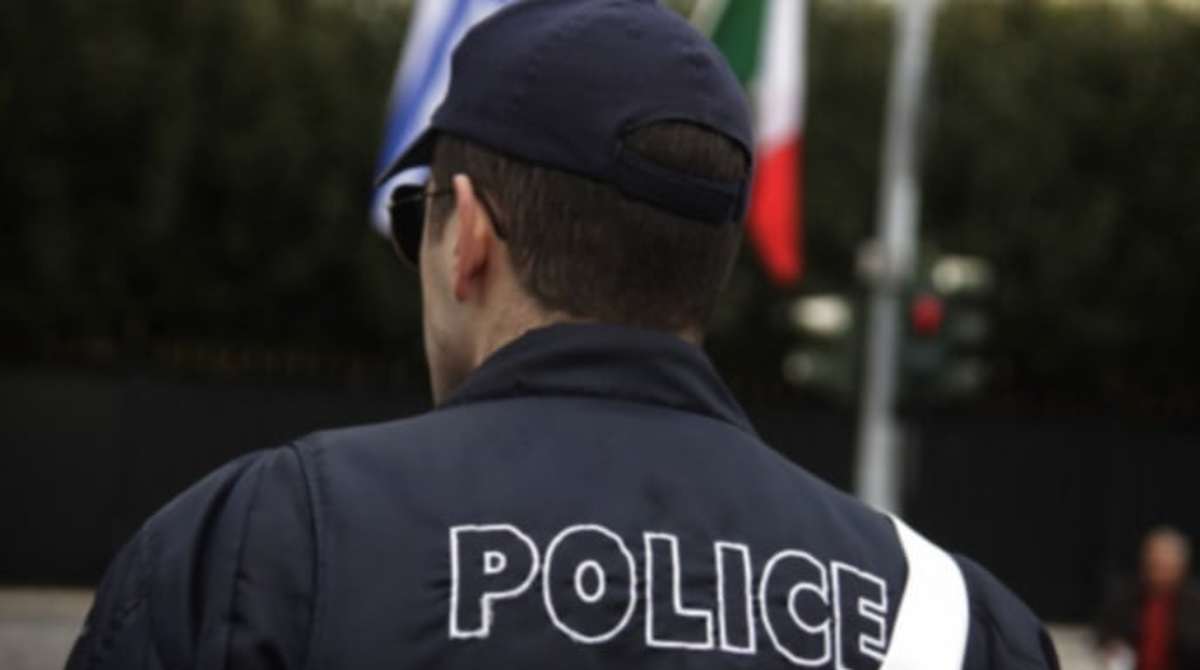 Σοβαρό τροχαίο μεταξύ αστυνομικών στη Βουλιαγμένης! Σε κρίσιμη κατάσταση η μια οδηγός