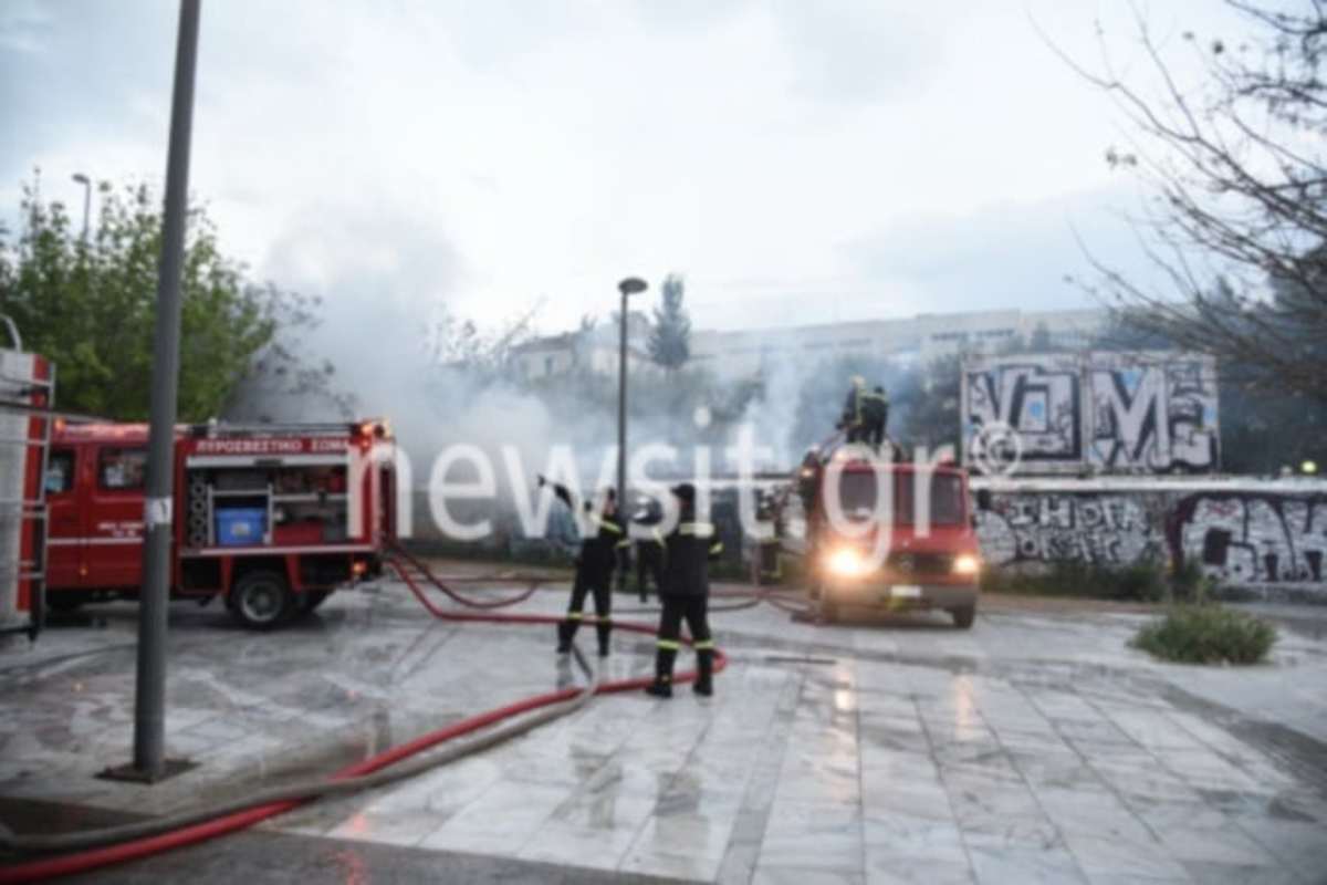 Φωτιά στο Θησείο!