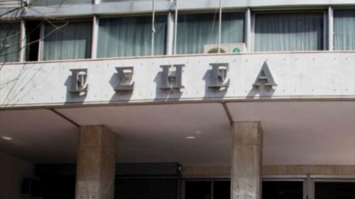 Η ανακοίνωση της ΕΣΗΕΑ για την ανάρτηση Φιλιππάκη για Παπαδήμο – Στουρνάρα