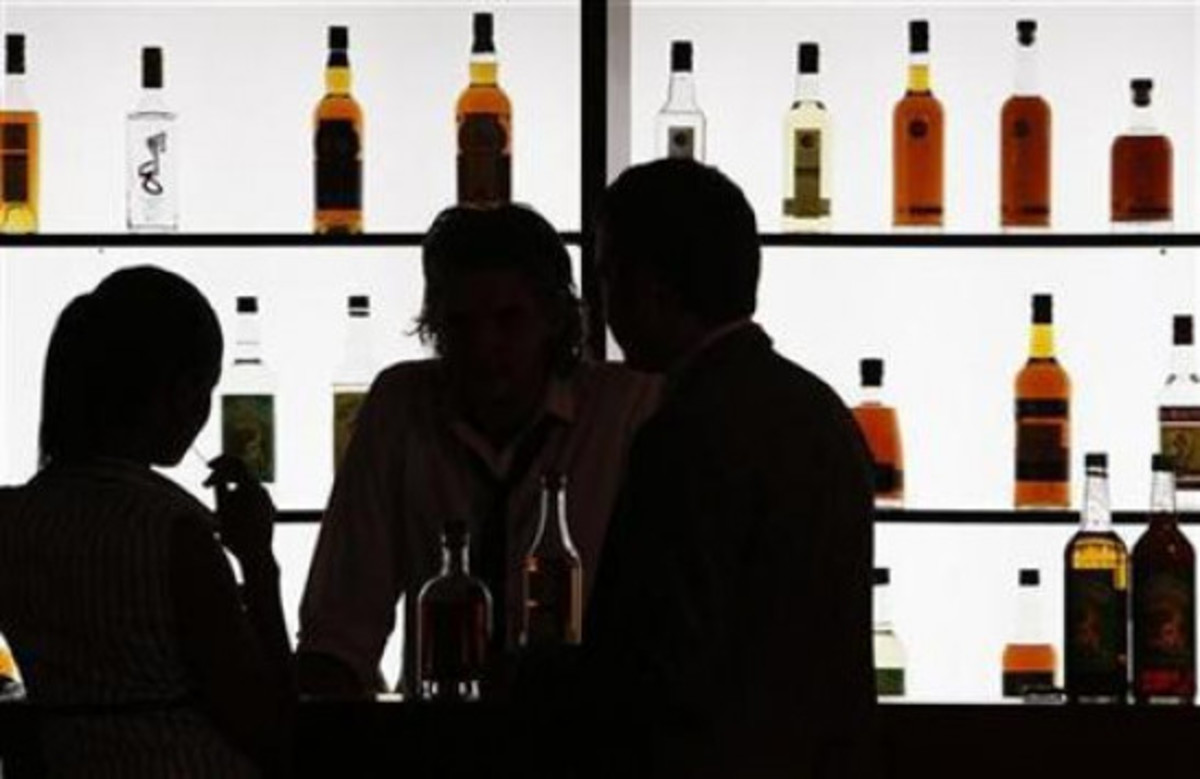 Εικόνες… αποκάλυψης από το άντρο της κοκαΐνης στον Άλιμο! “Εγκεφαλικά” προκαλούν τα πασίγνωστα ονόματα που σύχναζαν στο καζίνο