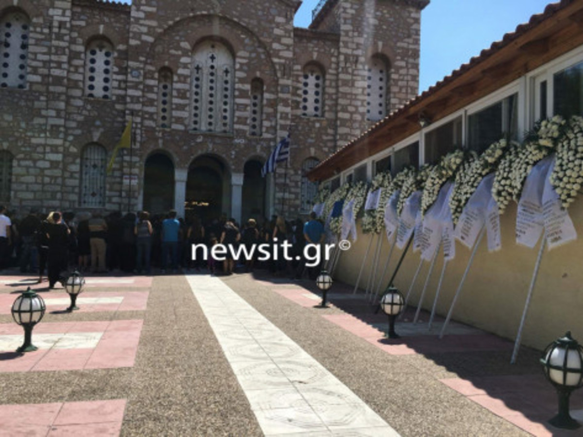 Μενίδι: Θρήνος στην κηδεία του αδικοχαμένου 11χρονου Μάριου! Αποκαλύψεις για τον βασικό ύποπτο