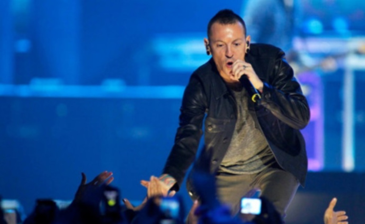 Κρεμάστηκε ο τραγουδιστής των Linkin Park