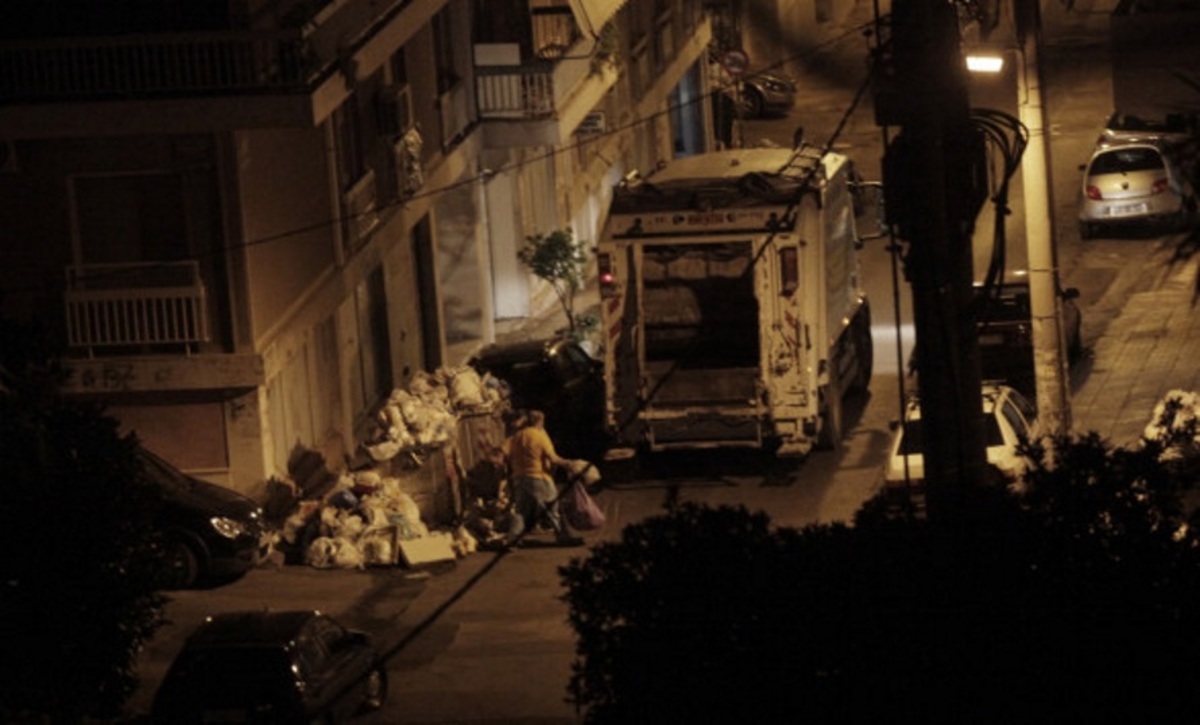 Συγκλονίζει ο γιος της υπαλλήλου καθαριότητας: Της είπα να μην πάει για δουλειά γιατί ήταν εξαντλημένη