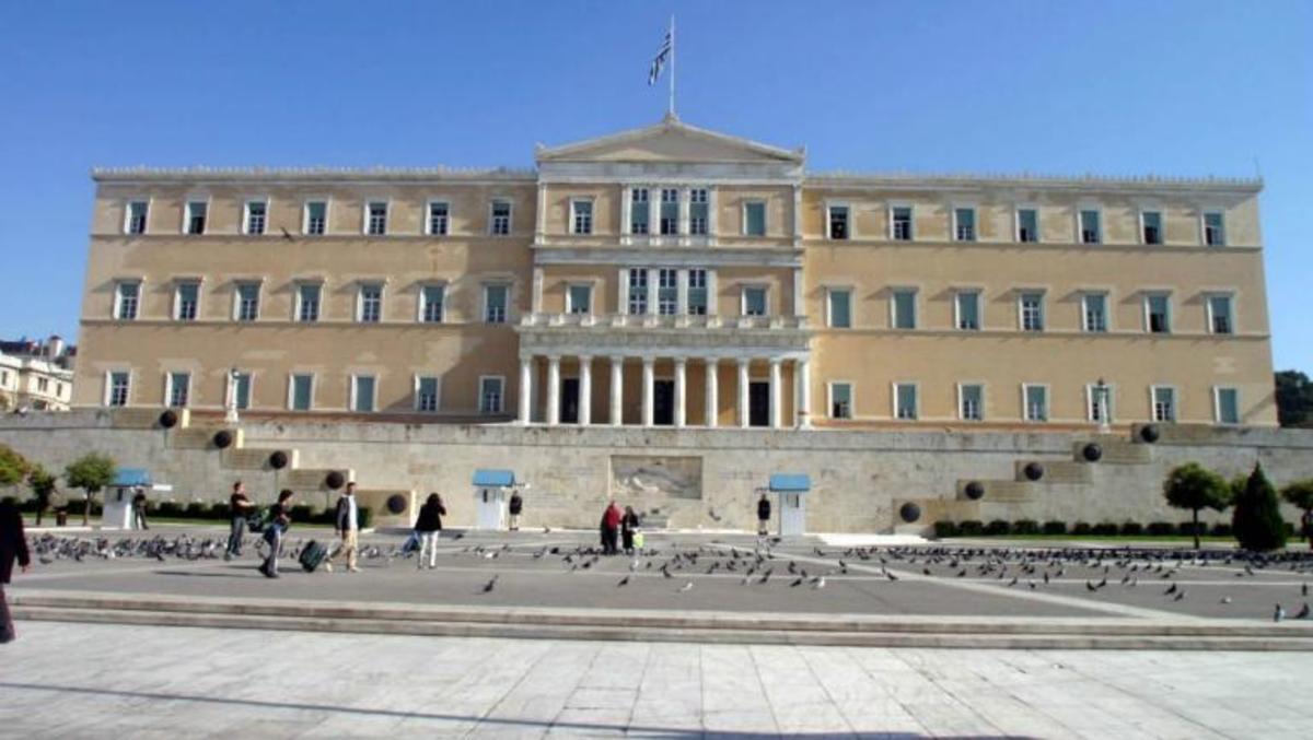 Βελούδινος χωρισμός για γνωστό Έλληνα βουλευτή!