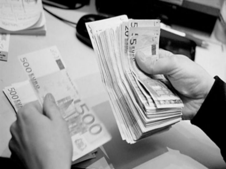 Συντάξεις: Ανατροπή στις εισφορές των δημοσίων υπαλλήλων