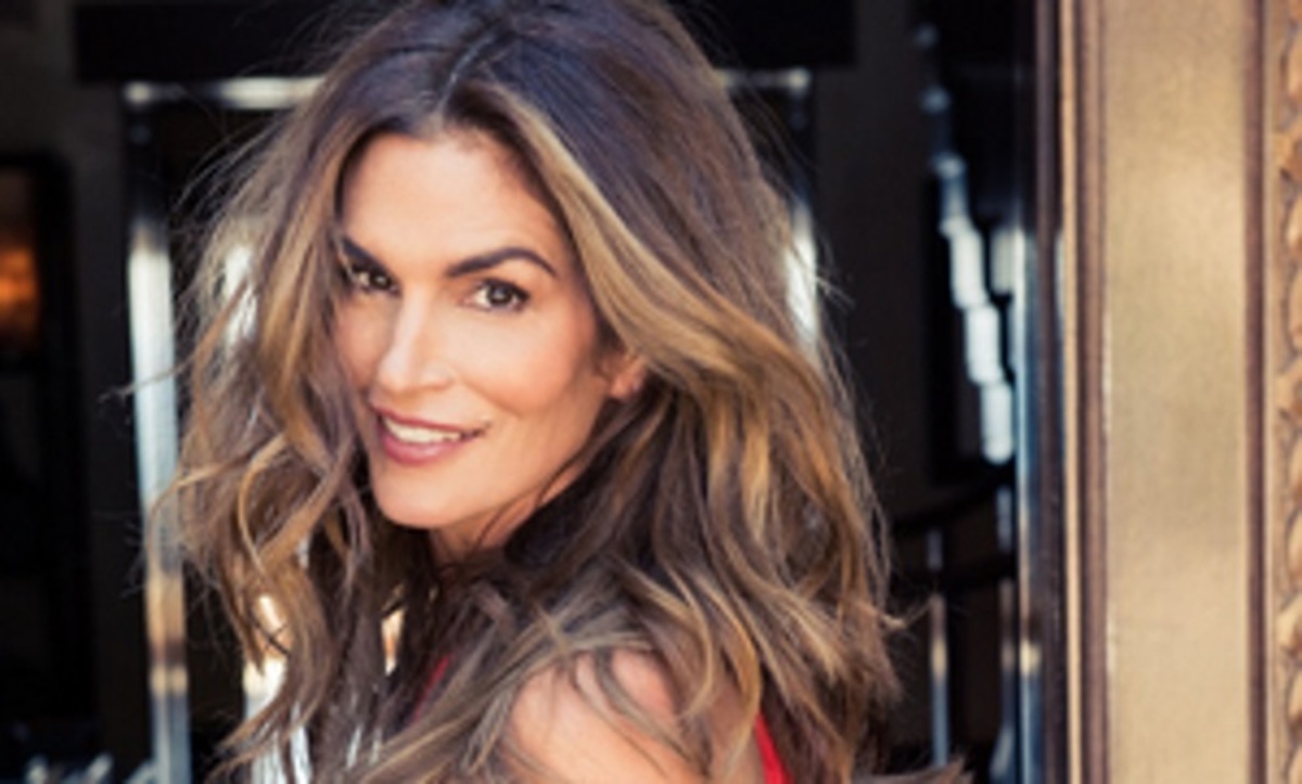 Cindy Crawford: Η 16χρονη κόρη της ποζάρει για τη Vogue και είναι ολόιδιες!
