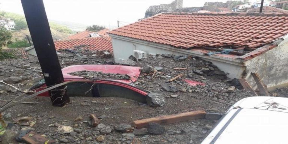 Σε κατάσταση έκτακτης ανάγκης η Σαμοθράκη – Ορμητικά νερά σάρωσαν τα πάντα – Εικόνες καταστροφής