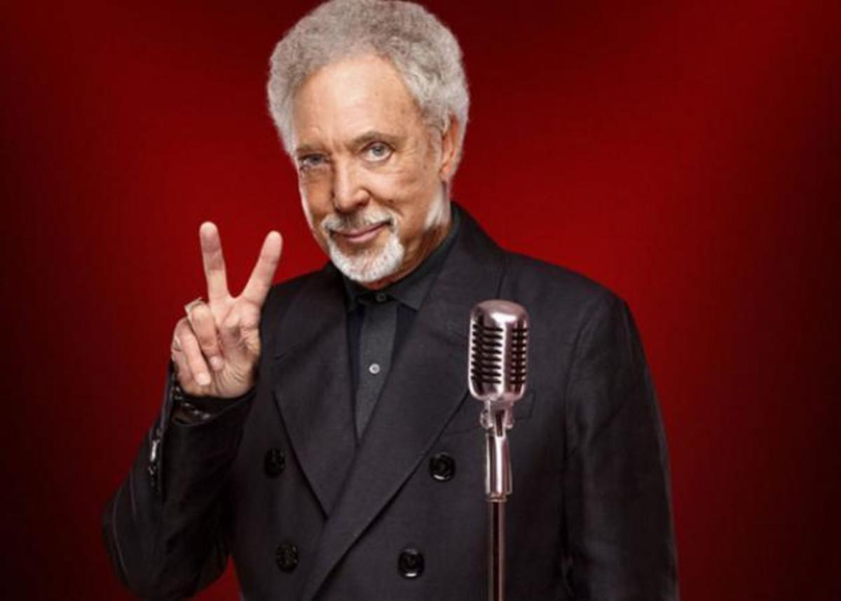 Tom Jones: Ανέβαλε την περιοδεία του στις ΗΠΑ λόγω θεμάτων υγείας