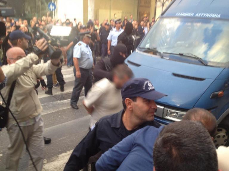 Μιχάλης Λεμπιδάκης: Απίστευτο! Τα “έσπασαν” στο πανηγύρι και έφυγαν για Αθήνα!