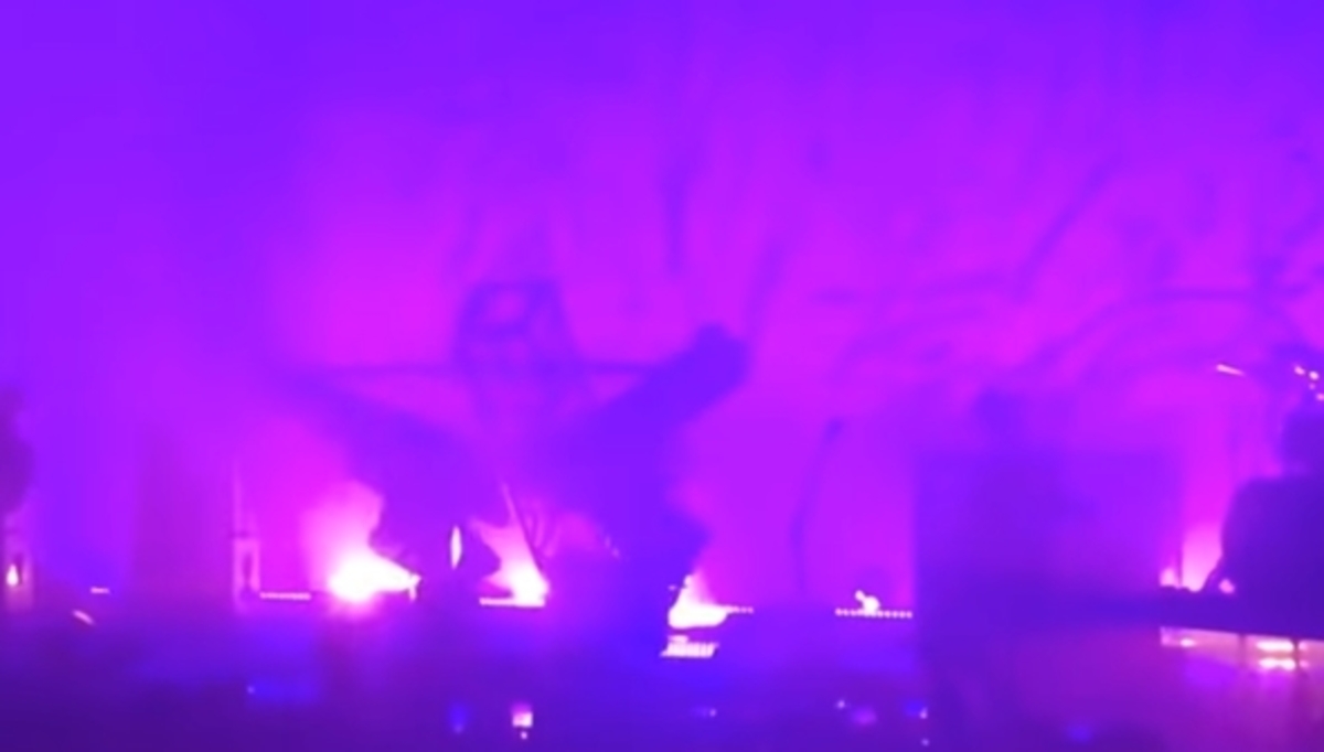 Τρόμος για τον Μέρλιν Μάνσον on stage! Τον πλάκωσε το σκηνικό [vids]